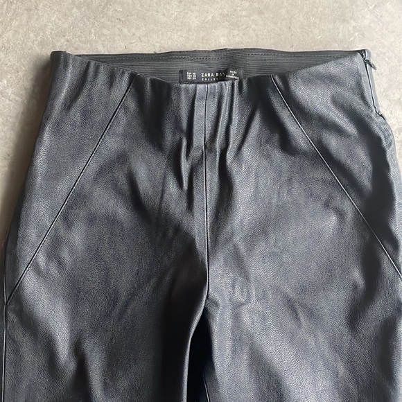 Zara faux leather pants w/ zipper at ankle - Picture 3 of 6